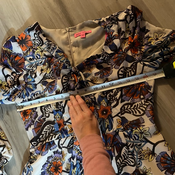‼️THRIFT STORE ALERT MAKE OFFER Betsey Johnson Dress Floral GardeN Bell Sleeve - Picture 13 of 13